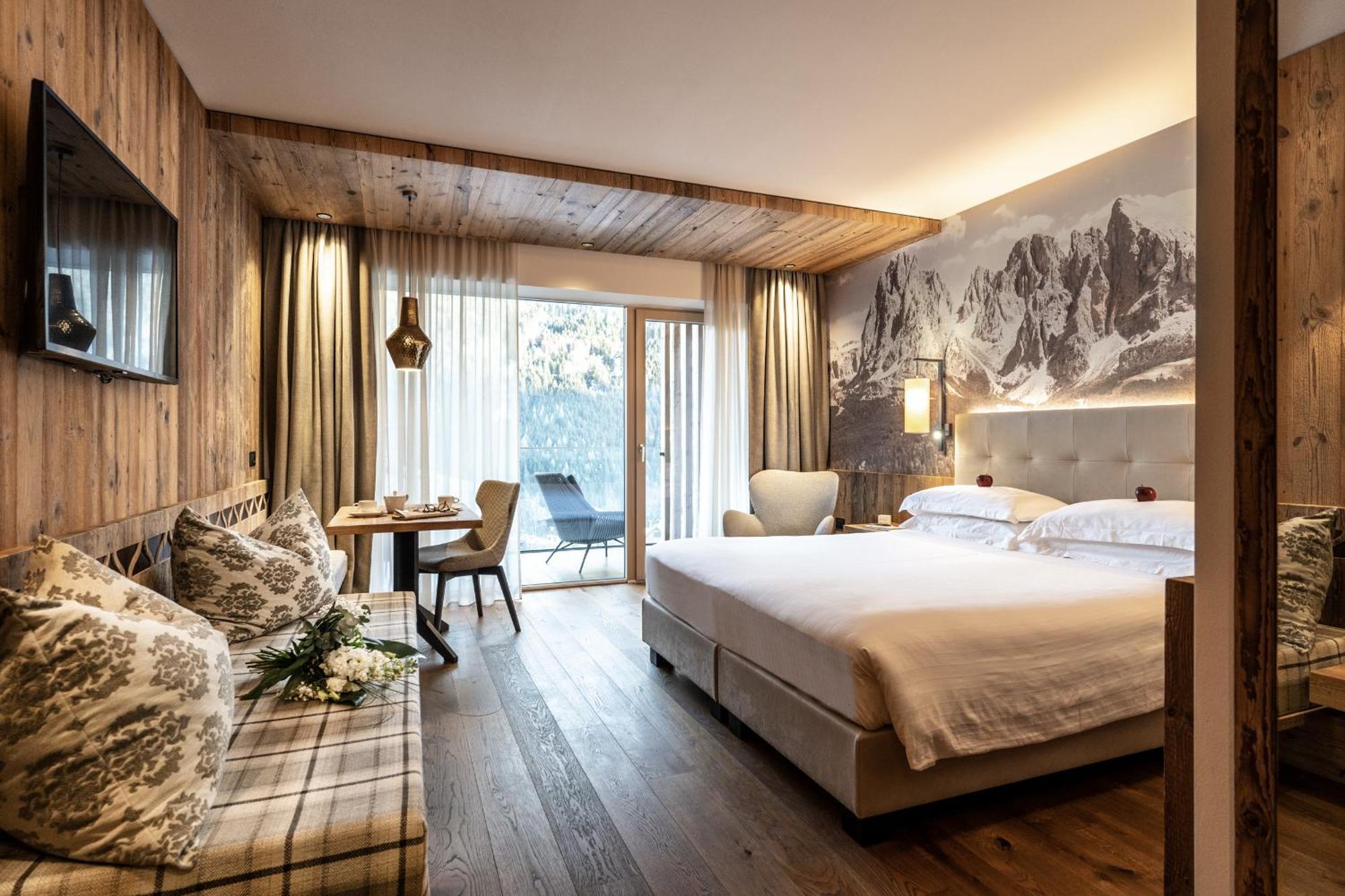 Ciampedie Luxury Alpine Spa Hotel Vigo di Fassa Esterno foto