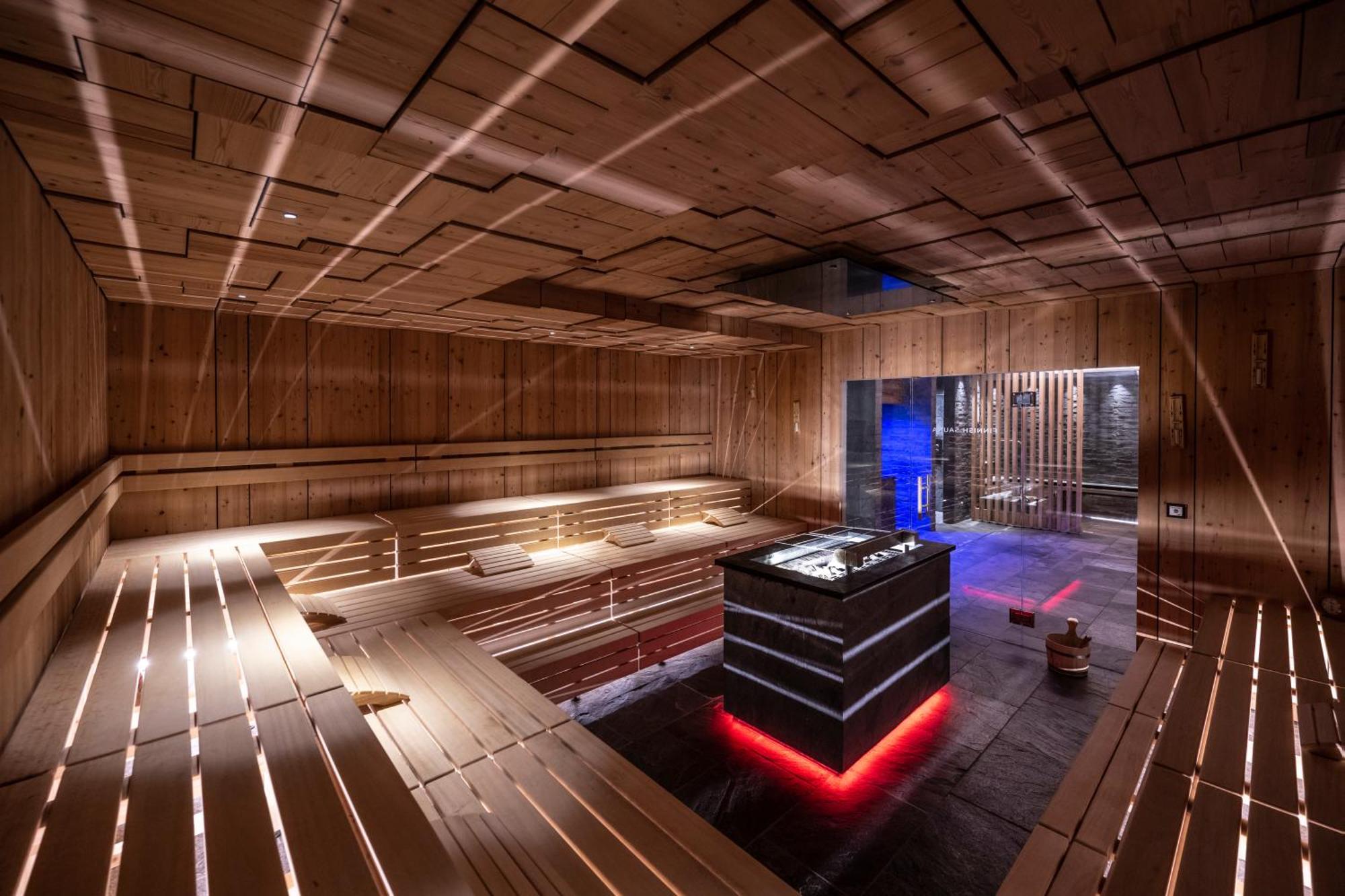Ciampedie Luxury Alpine Spa Hotel Vigo di Fassa Esterno foto