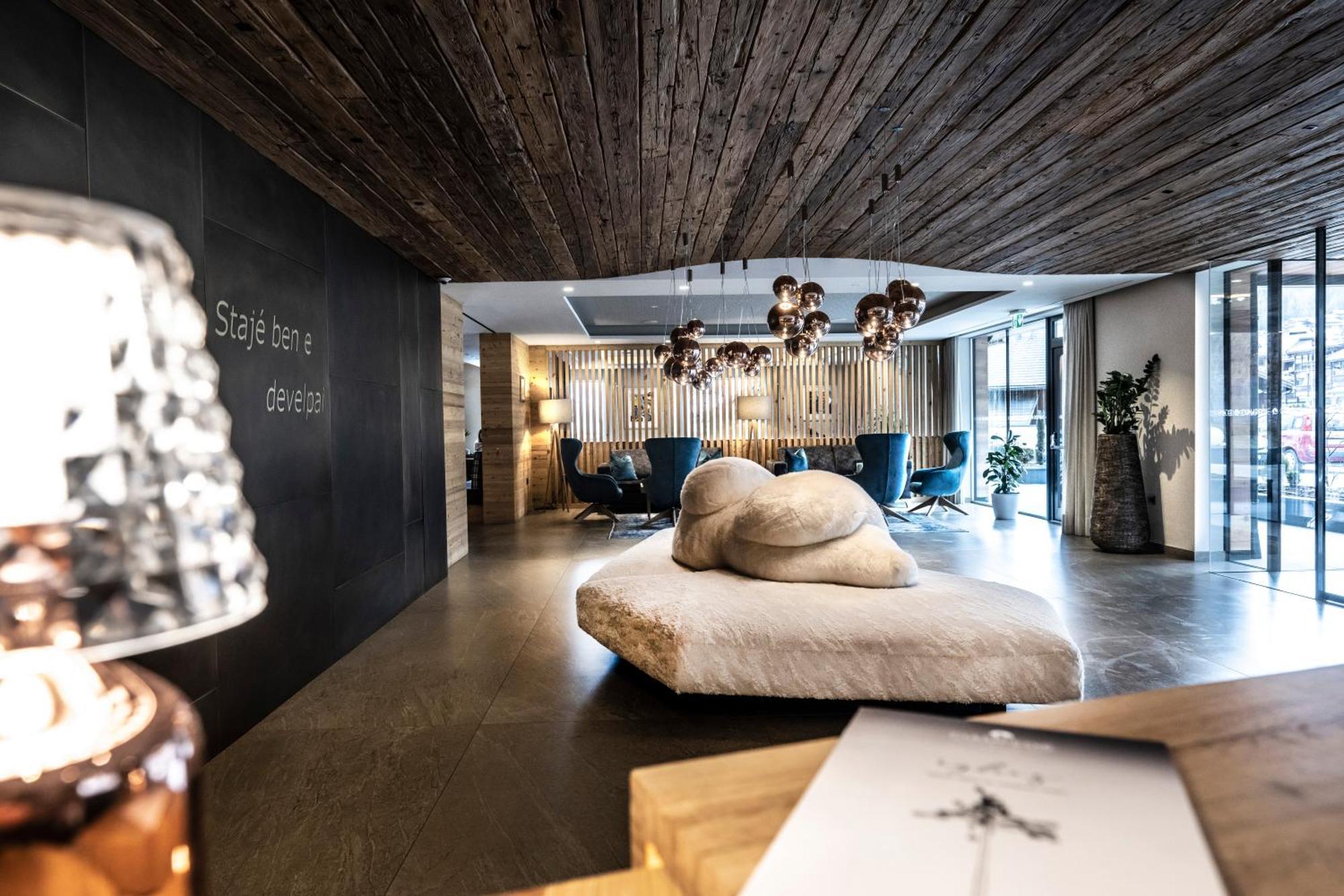 Ciampedie Luxury Alpine Spa Hotel Vigo di Fassa Esterno foto