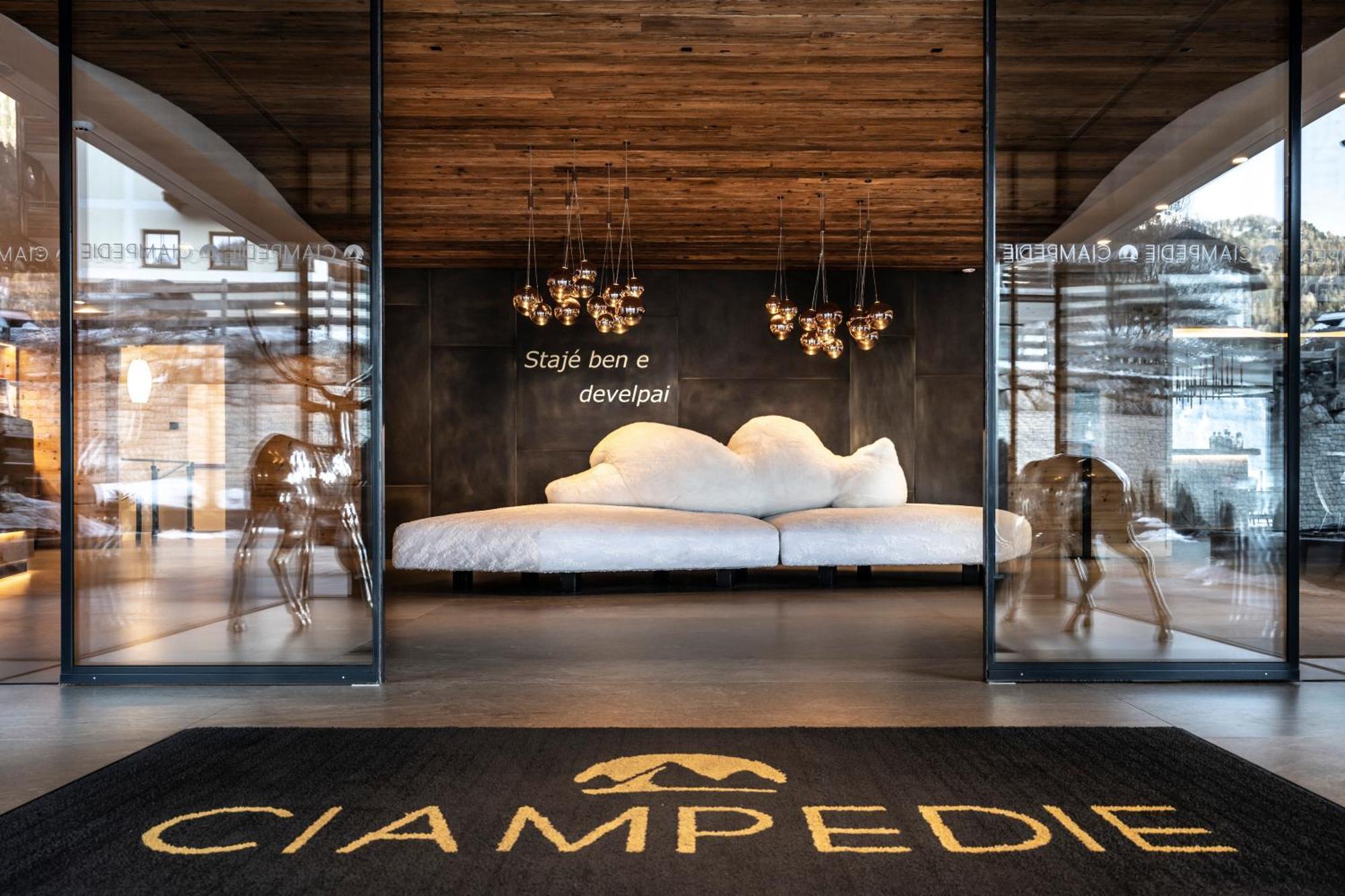 Ciampedie Luxury Alpine Spa Hotel Vigo di Fassa Esterno foto
