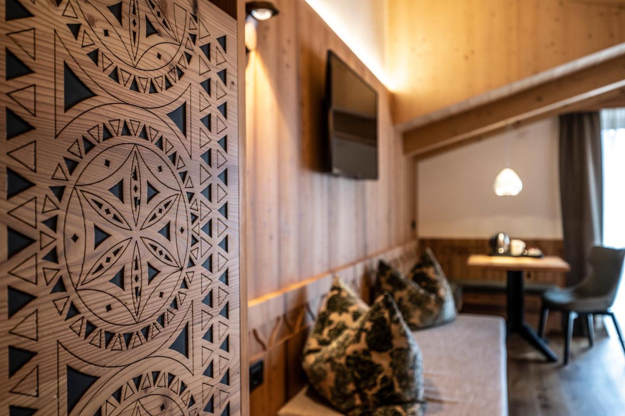 Ciampedie Luxury Alpine Spa Hotel Vigo di Fassa Esterno foto