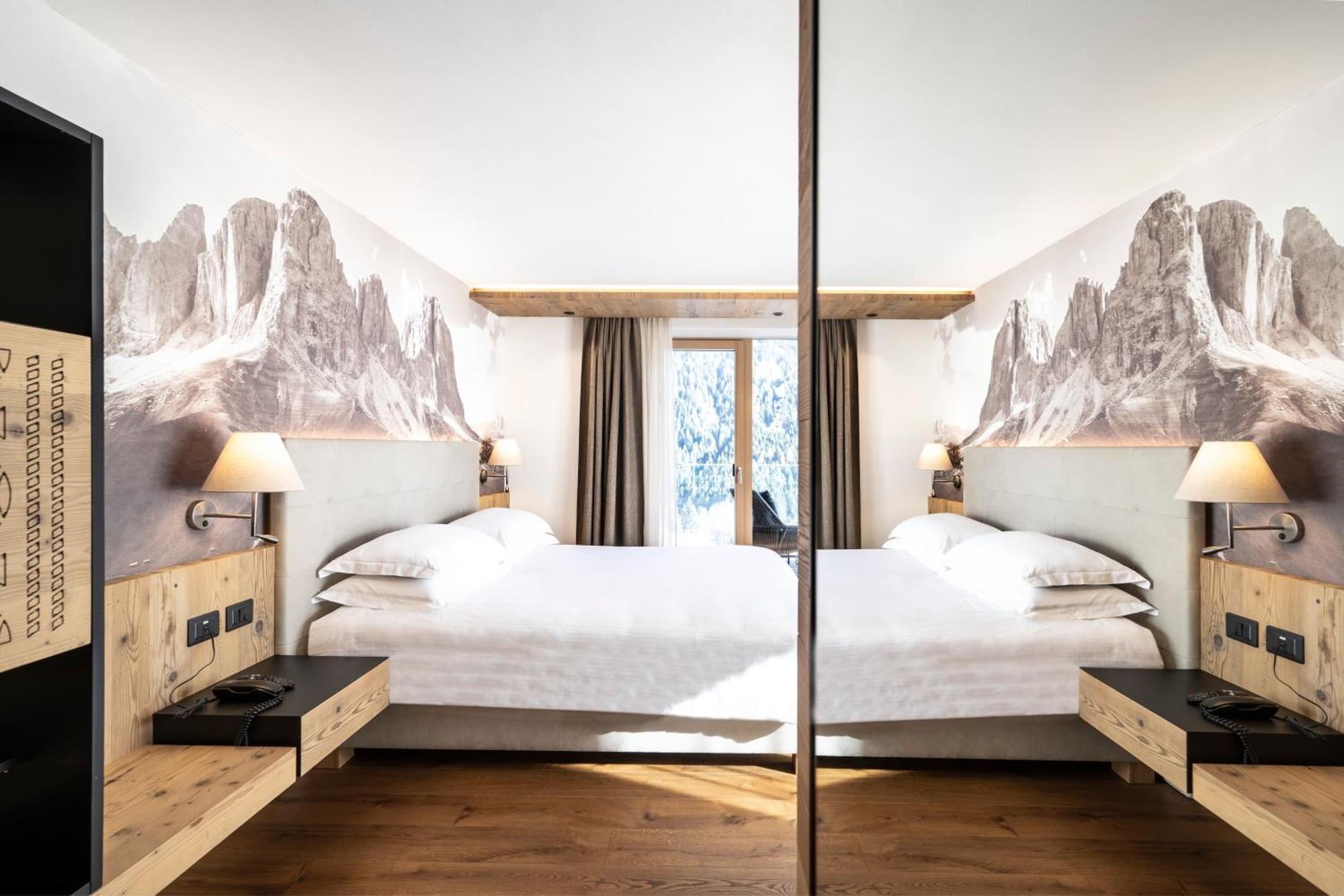 Ciampedie Luxury Alpine Spa Hotel Vigo di Fassa Esterno foto