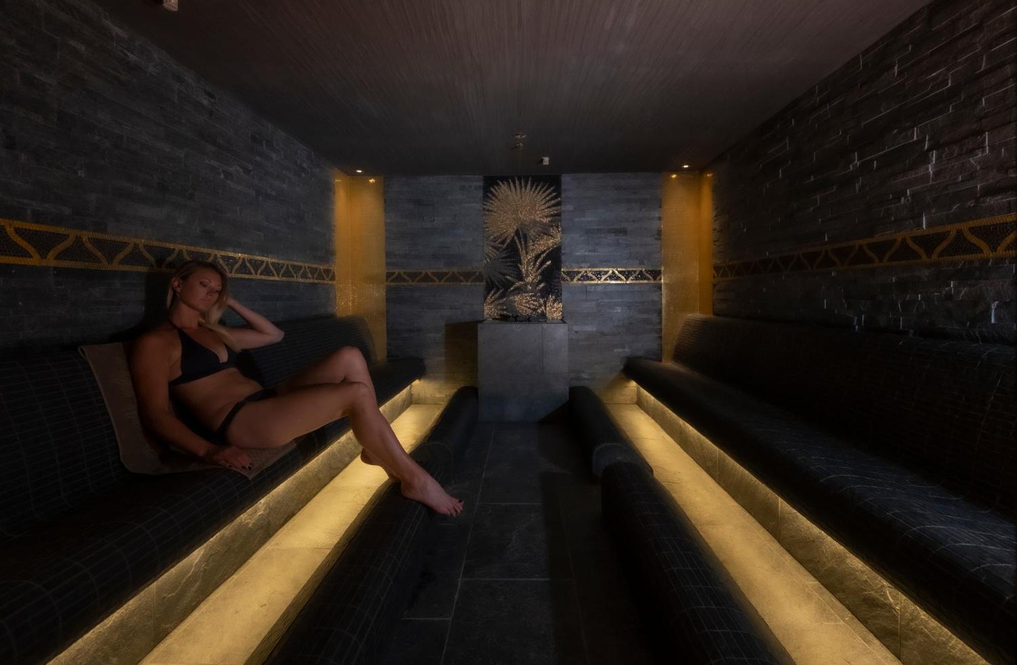 Ciampedie Luxury Alpine Spa Hotel Vigo di Fassa Esterno foto
