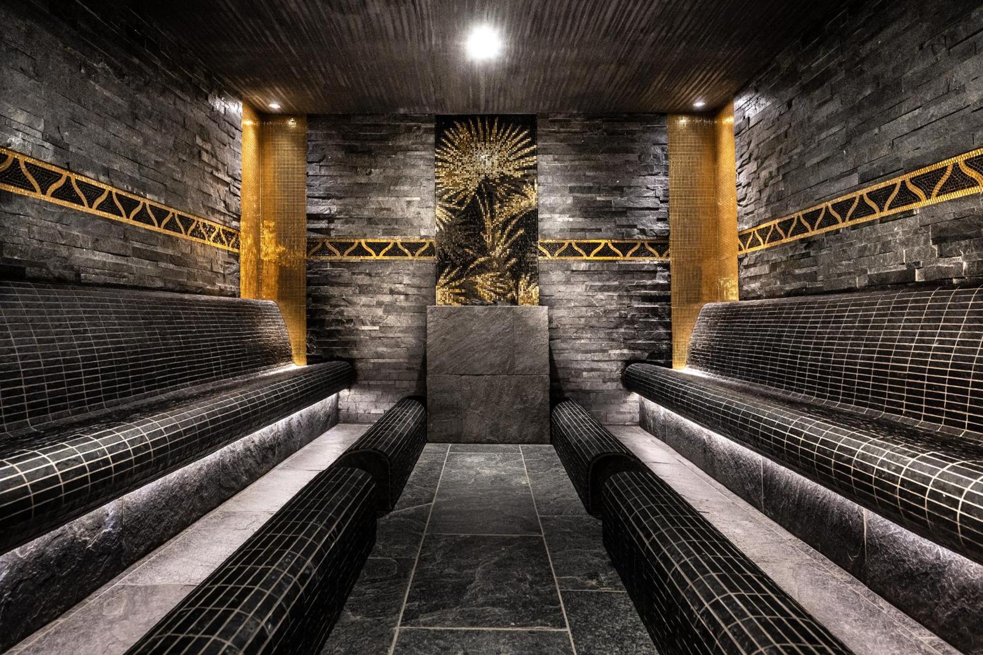 Ciampedie Luxury Alpine Spa Hotel Vigo di Fassa Esterno foto